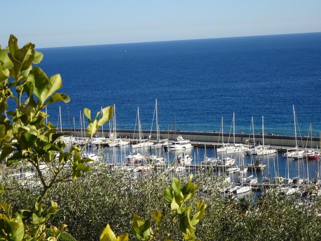Villetta Sole Mare Санто Стефано ал Маре Екстериор снимка